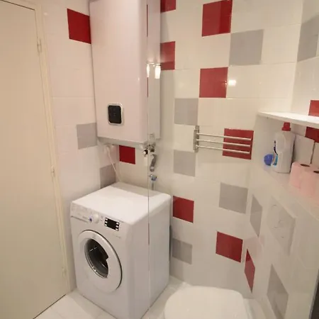 Red Buffa شقة *