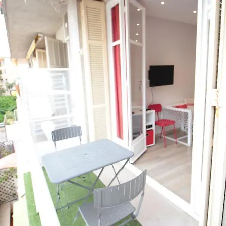 Apartament Red Buffa