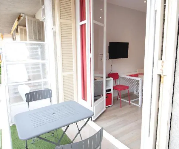 Red Buffa Apartment *