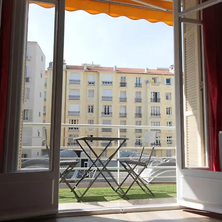 Red Buffa شقة نيس